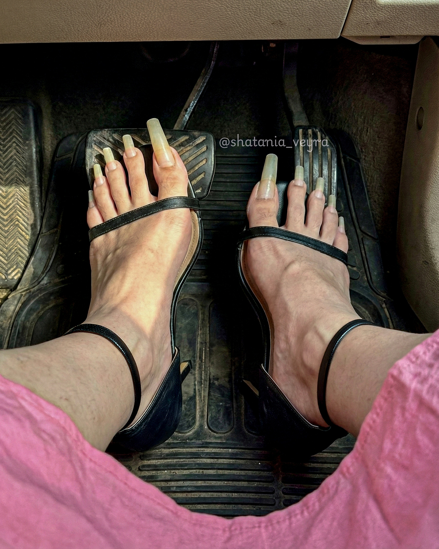long toenails aesthetic almond shape — elegant sculpted toenails in almond silhouette